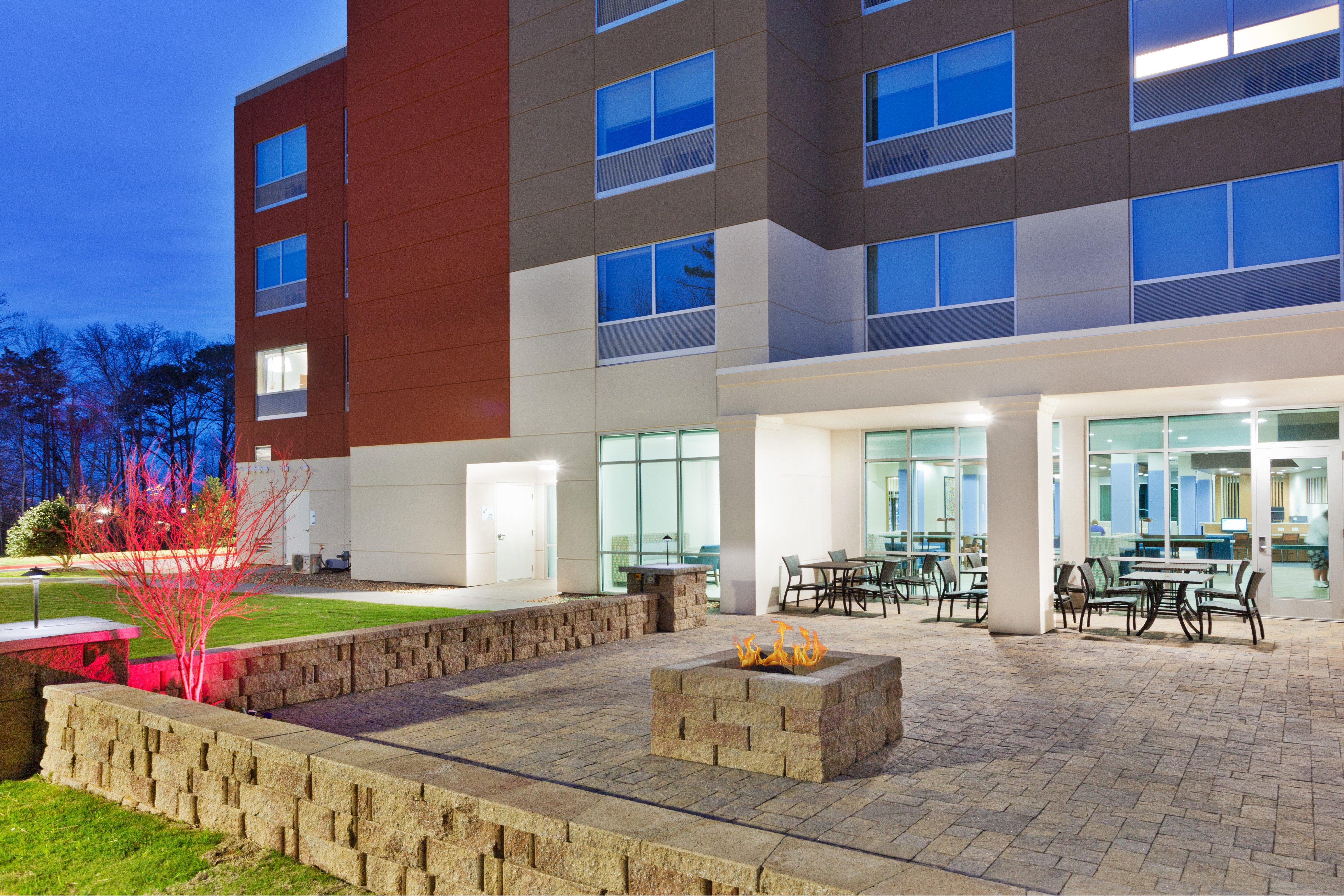 Holiday Inn Express & Suites - Cartersville By Ihg Exterior foto